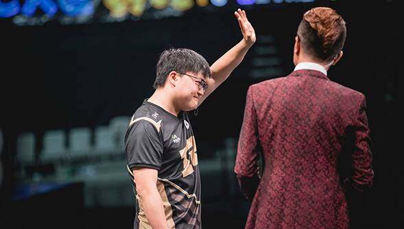 FNC横扫DK,Bin团战一打五宿命之战全球总决赛,引爆全场热议 FNC横扫DK,Bin团战一打五宿命之战全球总决赛,引爆全场热议