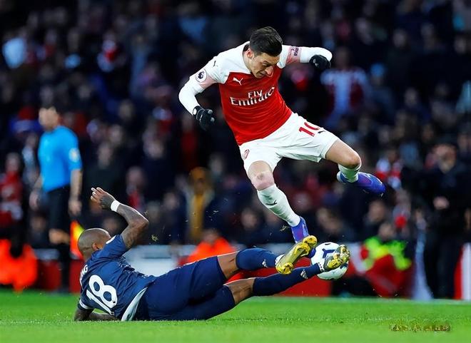 马德里竞技鏖战阿森纳,梅西状态火热 马德里竞技鏖战阿森纳,梅西状态火热