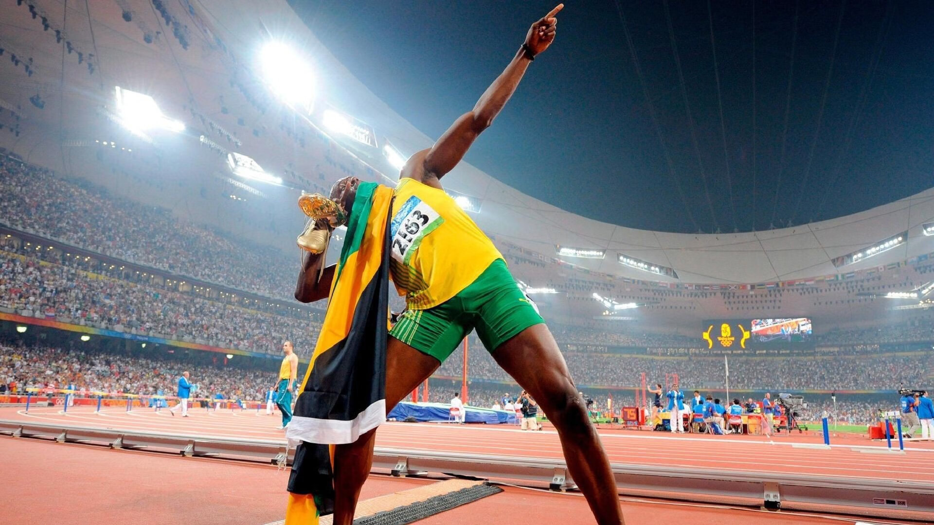 马丁内利闪电破门！卡塔尔对阵拜仁，比赛早早失去悬念的惊人一幕